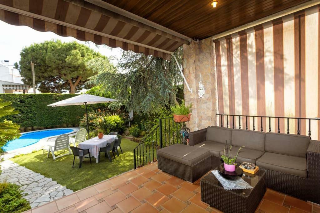 Villa Paquita Calella Exterior photo
